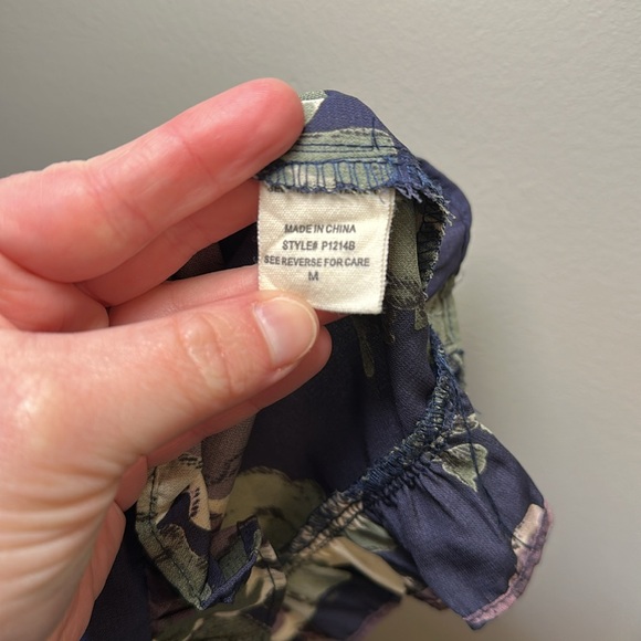 Women’s Illa Illa Navy Blue/Floral Long Sleeve Open Back Romper Size M - Picture 7 of 8